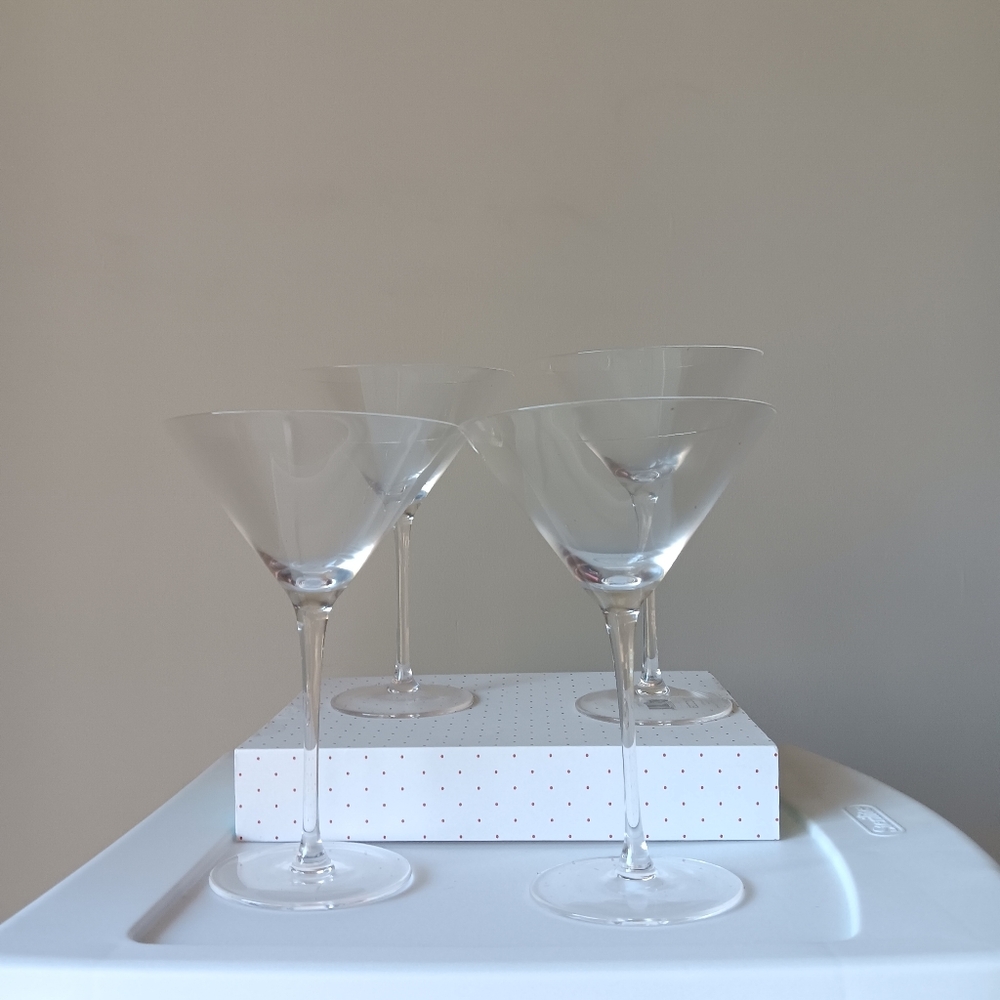 New Boxed Chouggo Hand Blown Martini Lead-Free Crystal 4 Glasses Boxed 9oz